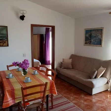 Appartamento Nado Majica